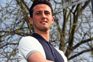 Tarixə düşən futbolçu dünyasını dəyişdi