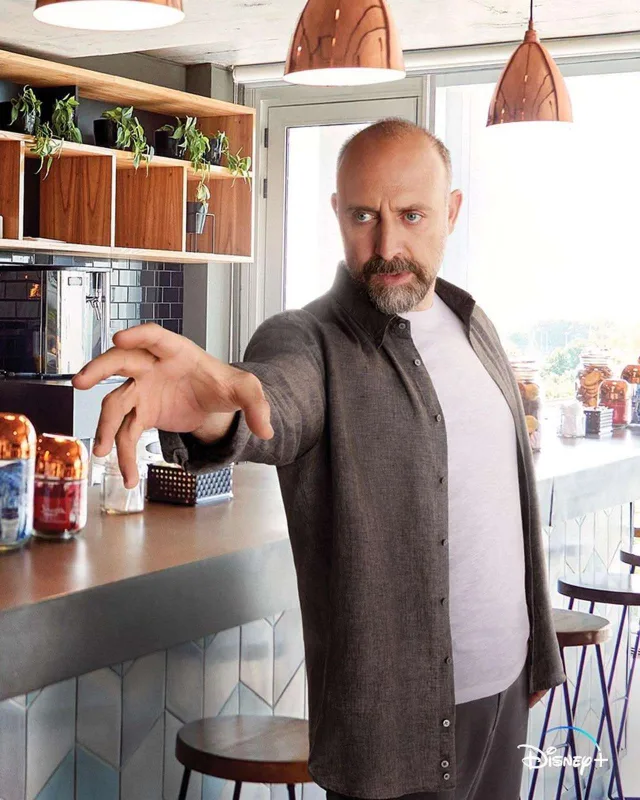 Türk məşhurların  “Disney Plus” fotoları...