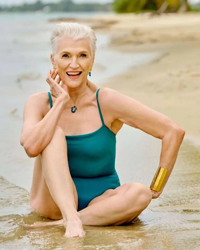 74 yaşında kamera qarşısında