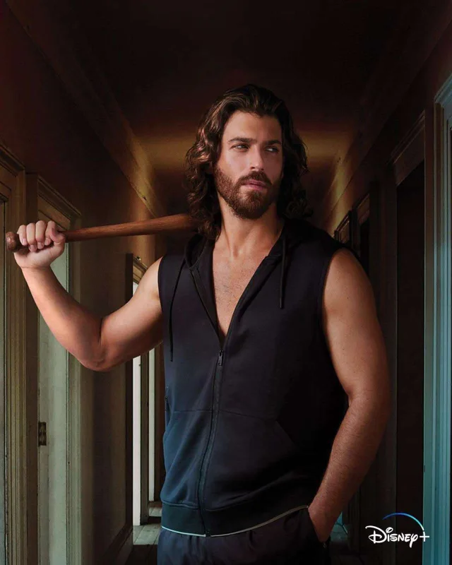 Türk məşhurların  “Disney Plus” fotoları...