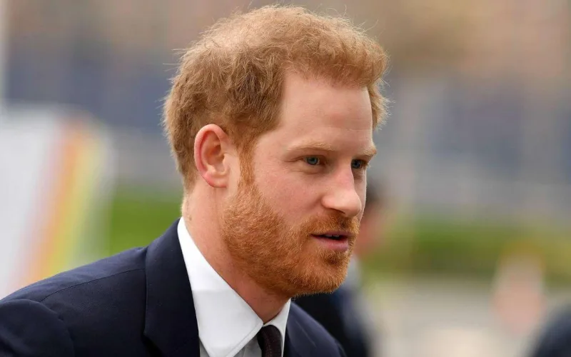 Harri və Elton məşhur qəzeti məhkəməyə verdi