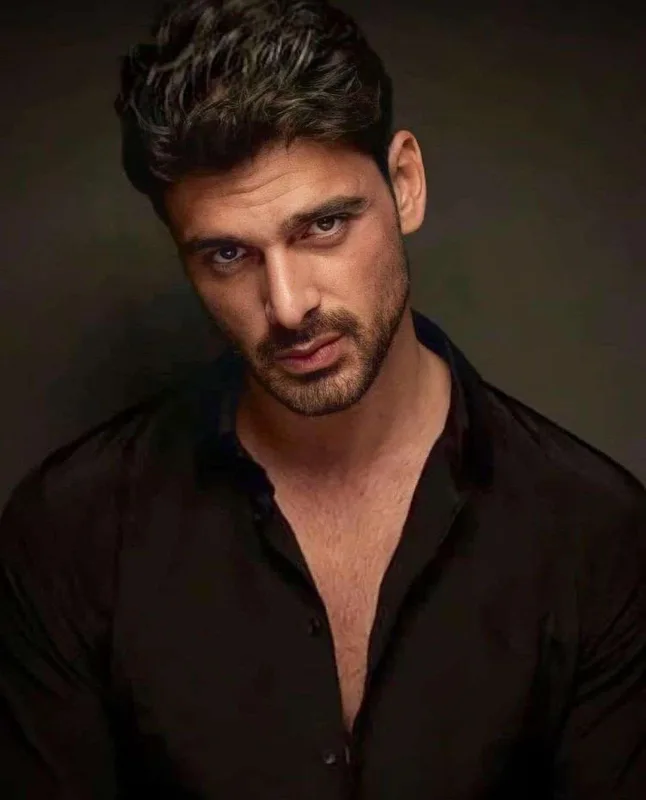 Mikelle Türkiyədə 30 min hesab ödədi