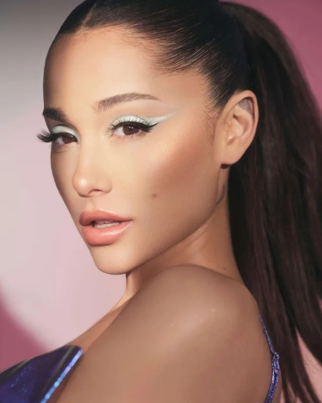 Ariana Qrande Castini geridə qoydu
