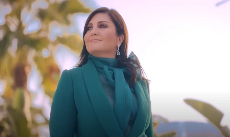 Sibel gəlininə bunları bağışladı