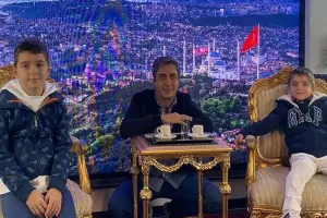 İlk dəfə oğullarını paylaşdı