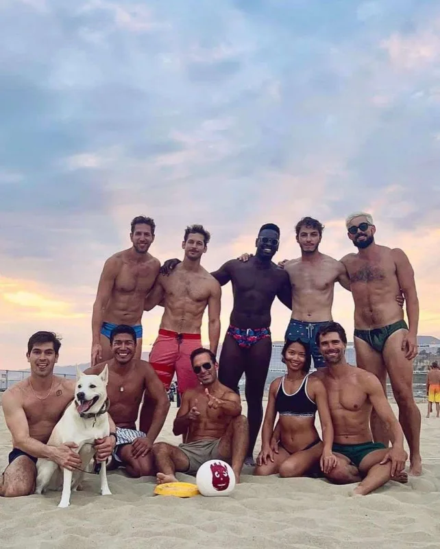 Türk aktyor  LGBTQ+ partisində - Fotolar