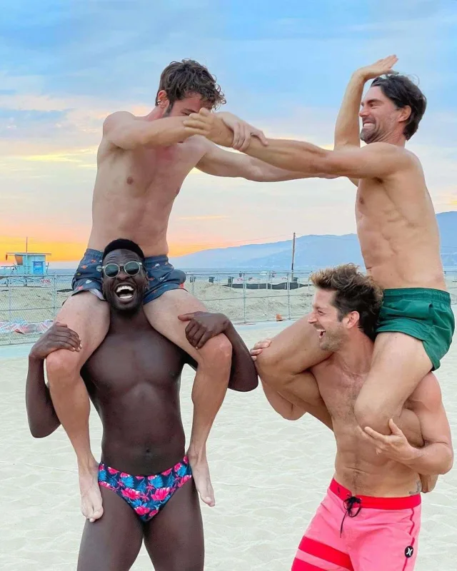 Türk aktyor  LGBTQ+ partisində - Fotolar