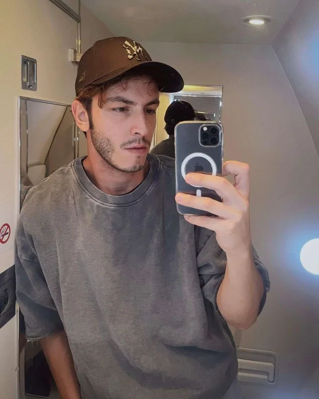 Türk aktyor  LGBTQ+ partisində - Fotolar