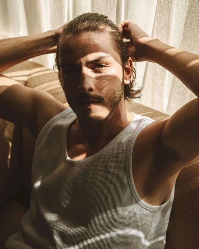 Türk aktyor  LGBTQ+ partisində - Fotolar