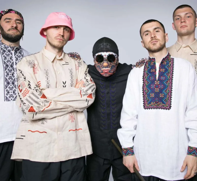 Orduya pul yığmaq üçün Avropaya gedirlər