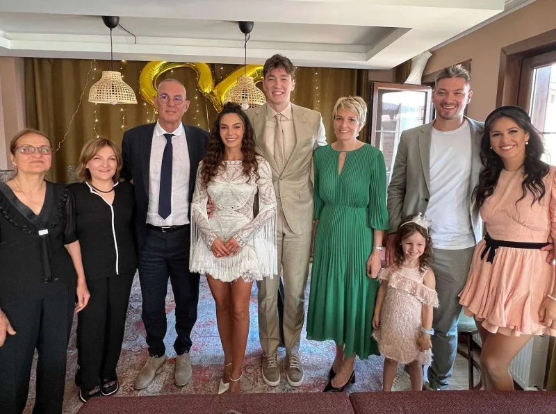 Ebru Şahin nişanlandı