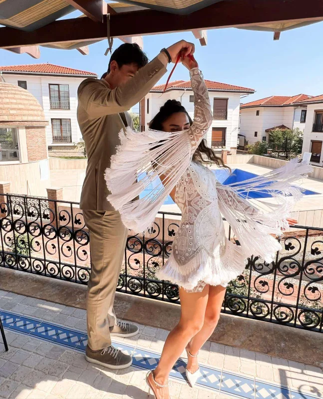 Ebru Şahin nişanlandı