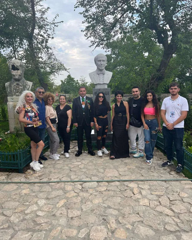 Səmra, Dilarə və Hiss Şuşada...