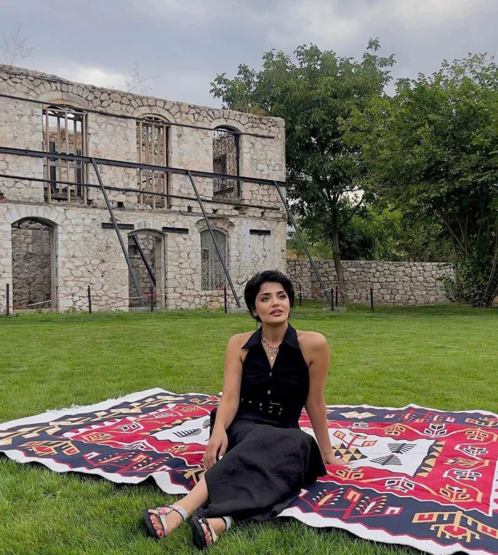 Səmra, Dilarə və Hiss Şuşada...