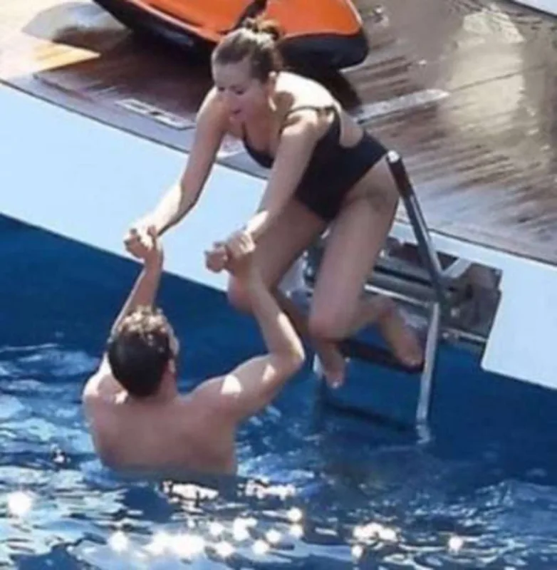 Selena Qomez onunla görüntüləndi