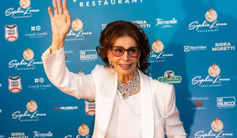 88 yaşında göz oxşadı