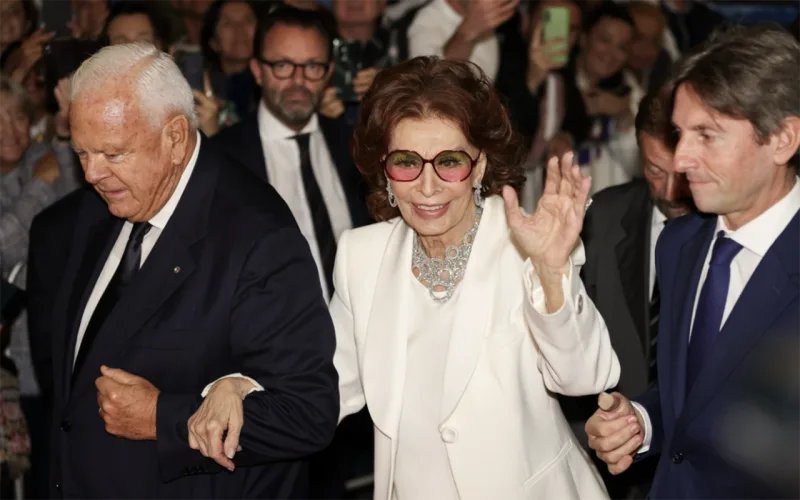 88 yaşında göz oxşadı