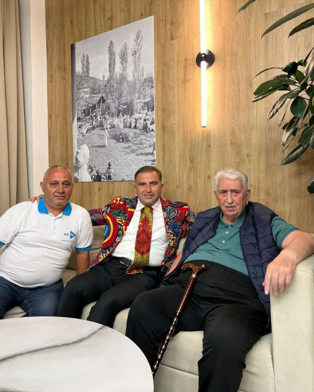 Arif Babayev xanımı ilə Şuşada