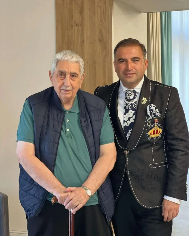 Arif Babayev xanımı ilə Şuşada