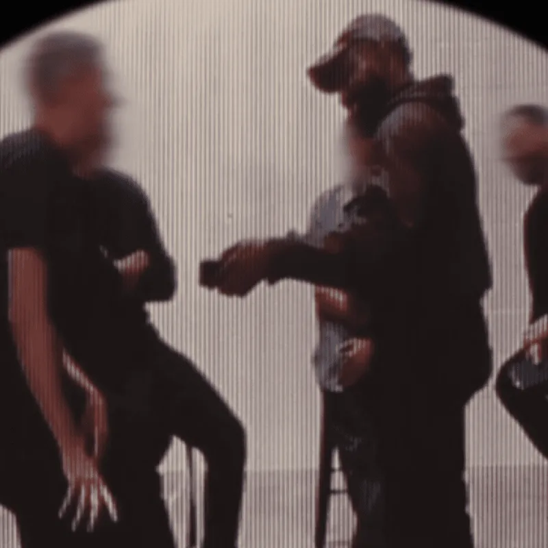 “Adidas”ın işçilərinə pornosunu göstərdi