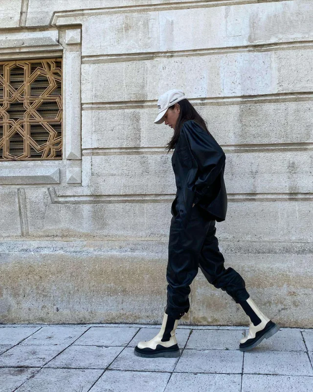 “Tək paltarlarım yox, hər şey bahalıdır”