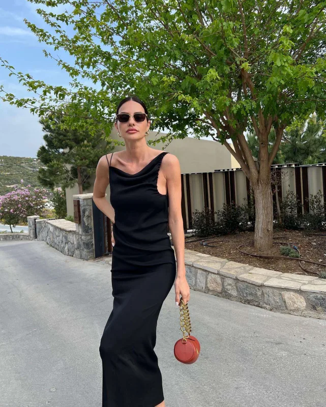 “Tək paltarlarım yox, hər şey bahalıdır”