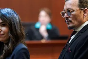 Coni vəkili ilə sevgilidir?