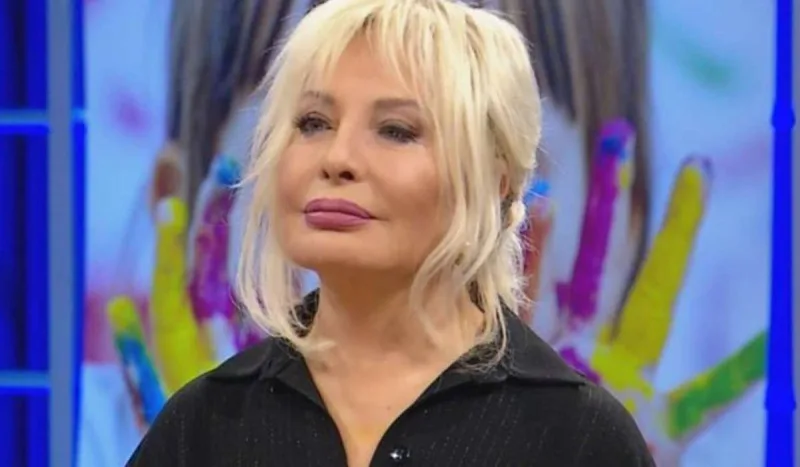 Emel Sayının bacısı vəfat etdi