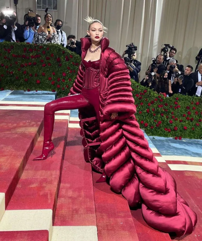 Cici Hadid öz biznesini quracaq