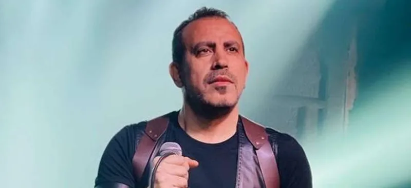 İt üçün mahnı oxudu