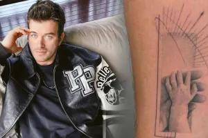 Oğlu ilə ilk xatirəsini qoluna həkk etdirdi