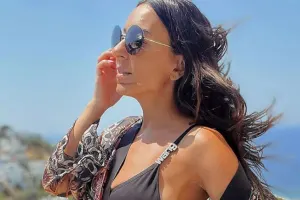 Tünzalədən çimərlik geyimində fotolar