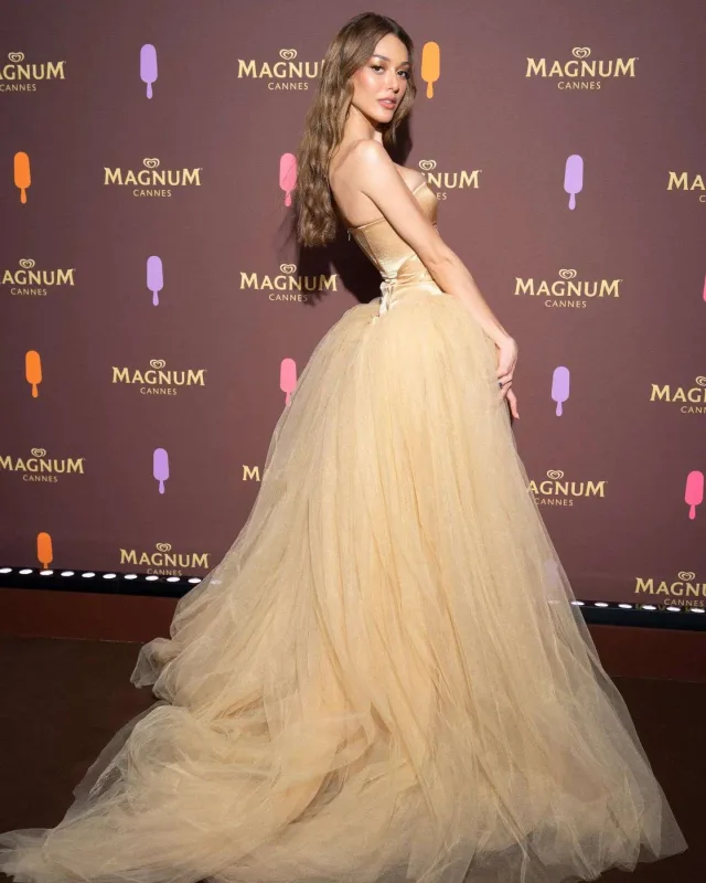 Dilanın ikinci Kann “look”u