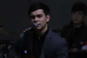 Özbək iştirakçı Azərbaycan meyxanası ilə çıxış etdi