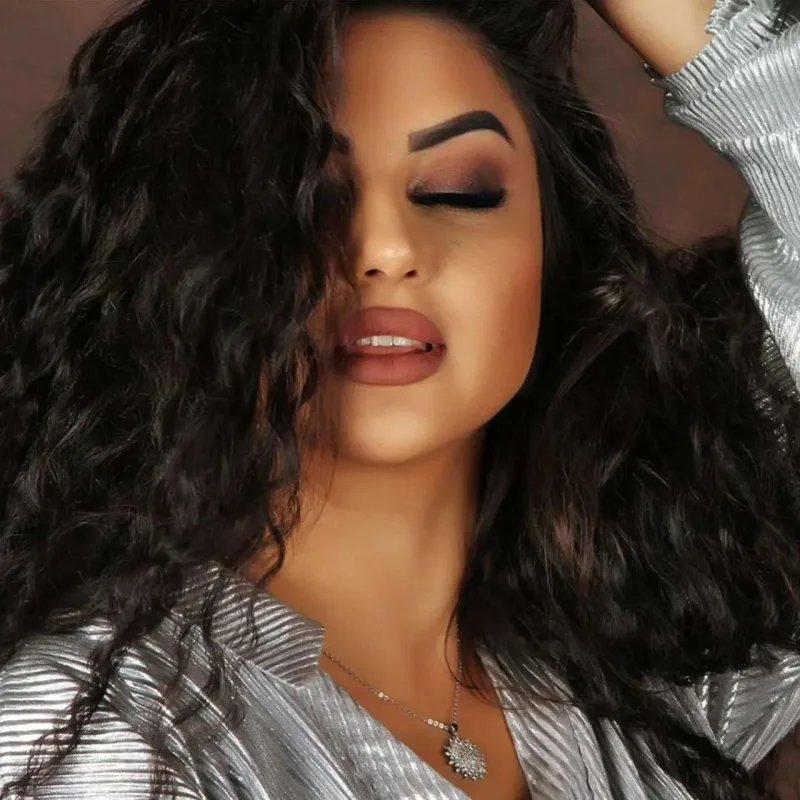 Xəyalə bunu özünə qarşı təhqir sayır