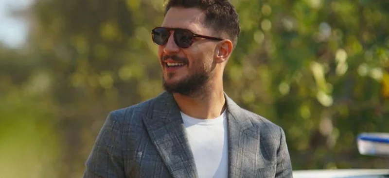 Uraz niyə dırnaq boyasından istifadə edib?