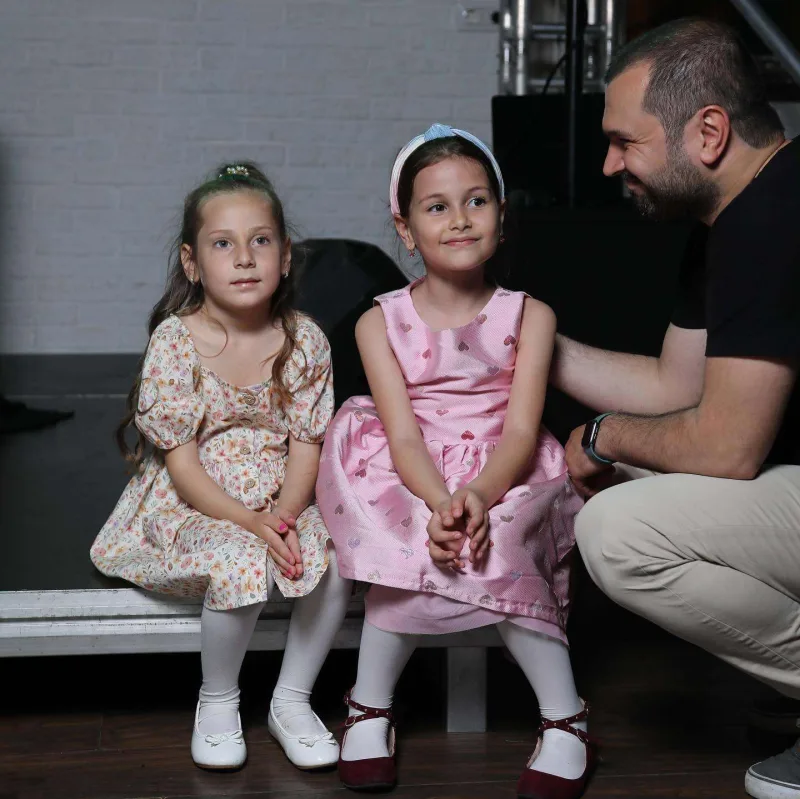 Murad oğluna ad günü etdi