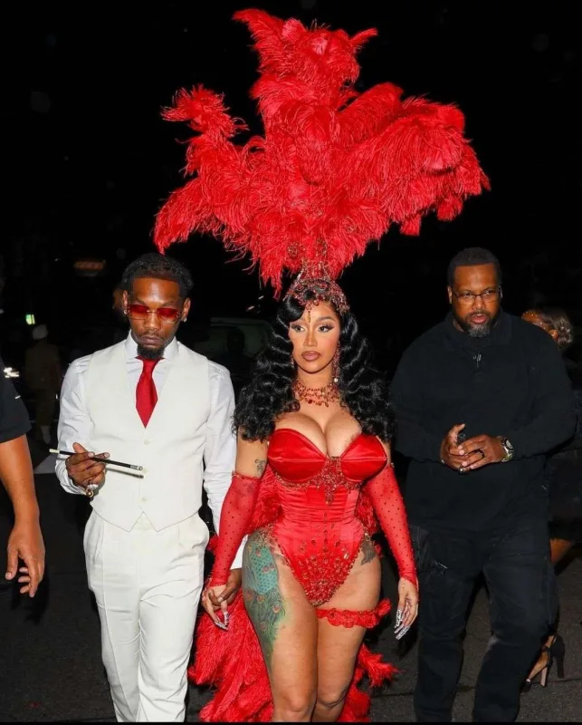 Kardinin ad günü libası gündəm oldu