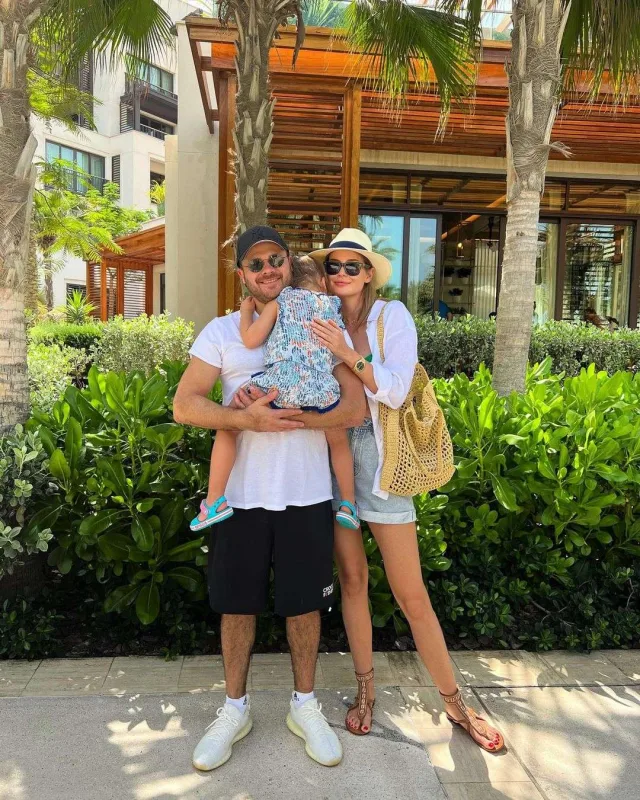 Emindən xanımına təbrik - Foto