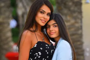 “İstəmərəm qızım aktrisa, ya da müğənni olsun”