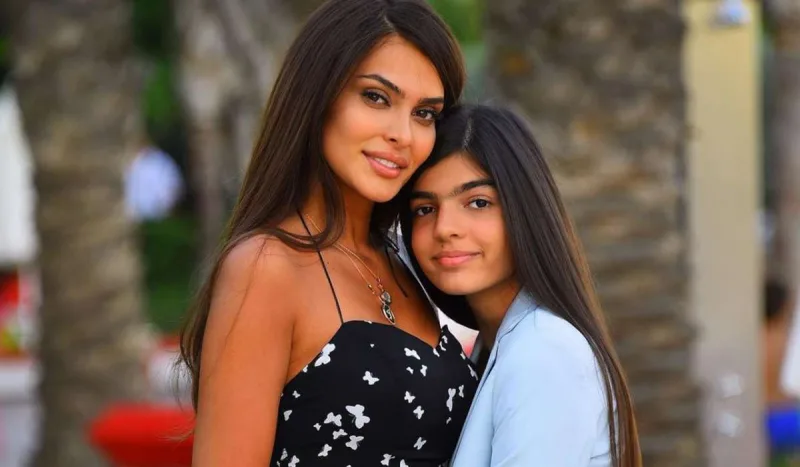 “İstəmərəm qızım aktrisa, ya da müğənni olsun”