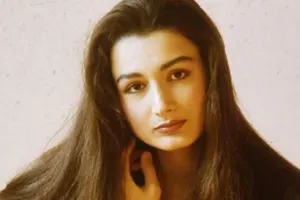 Əzizə Mustafazadə Azərbaycana gəlir