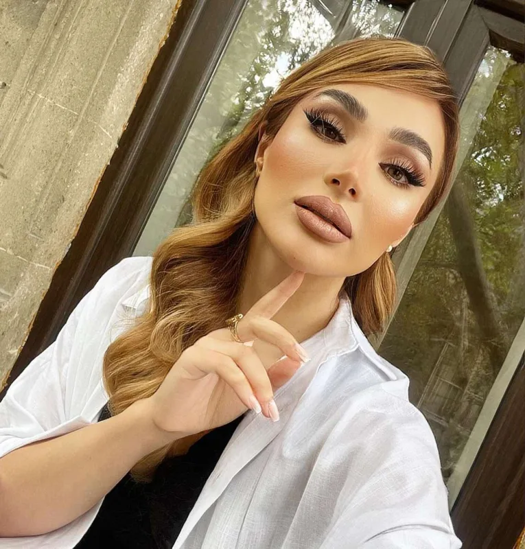 “Bədənimə süni bir şey yapışdırmamışam”