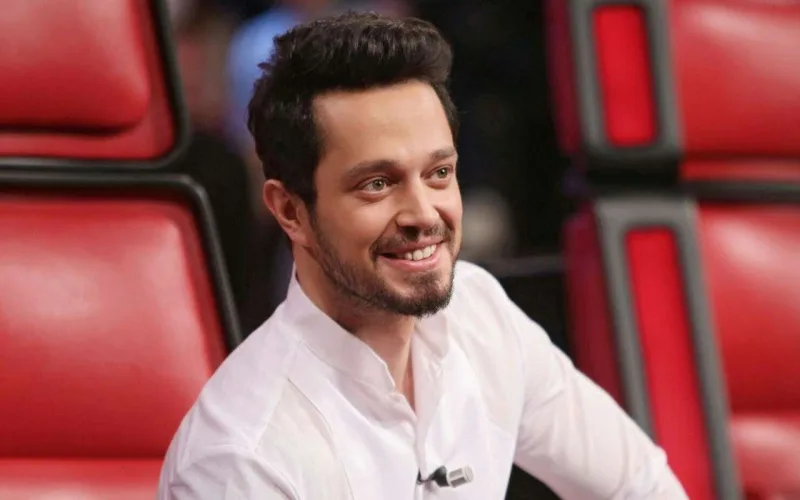 Muratın saçları parik imiş