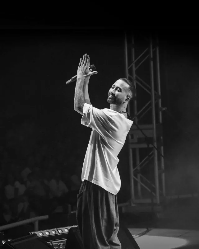 Veqan olduğu üçün konserti ləğv etdi