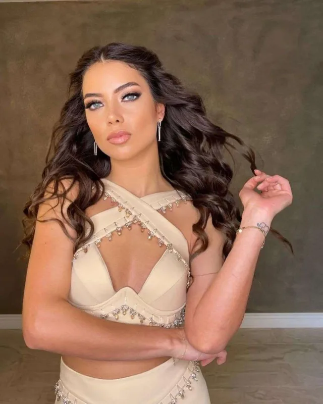 Cem Yılmaz gənc sevgilisindən ayrıldı