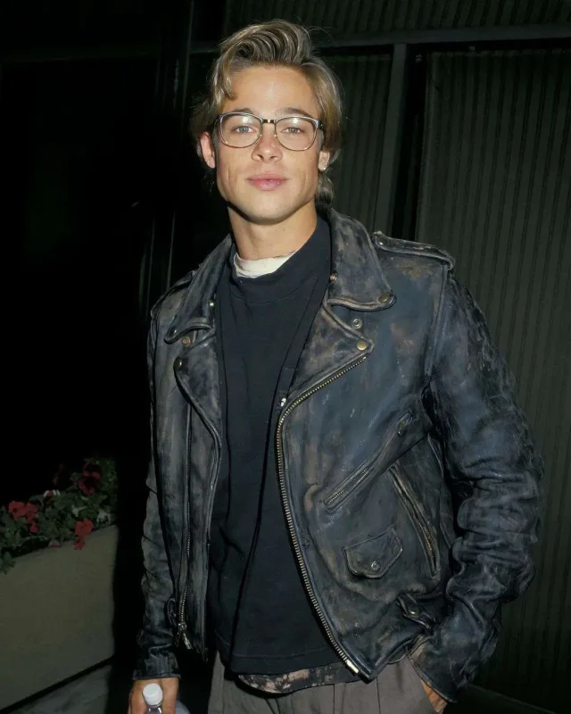 Bred yenə aktyorluğun daşını atır