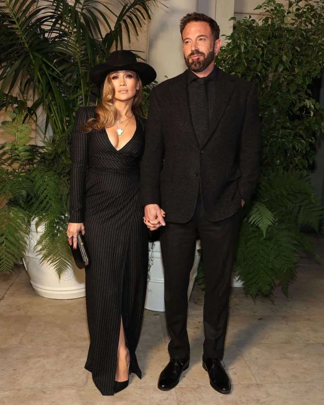 Toydan sonra ilk dəfə qırmızı xalıda!