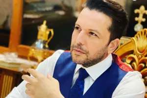 Nihat iranlı fanatı ilə evləndi