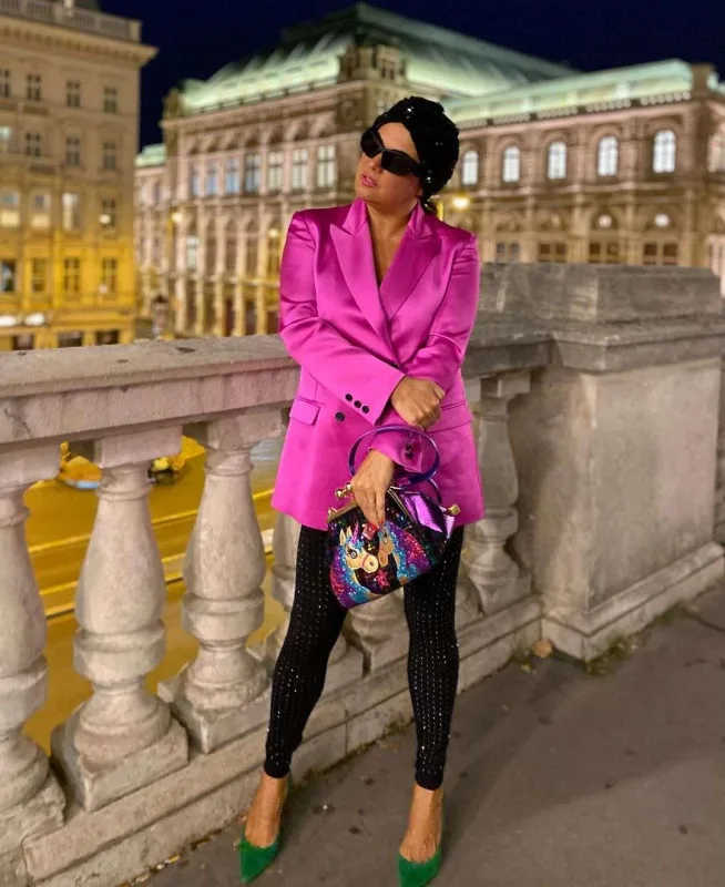 Annanın şəkilləri söz-söhbət yaratdı